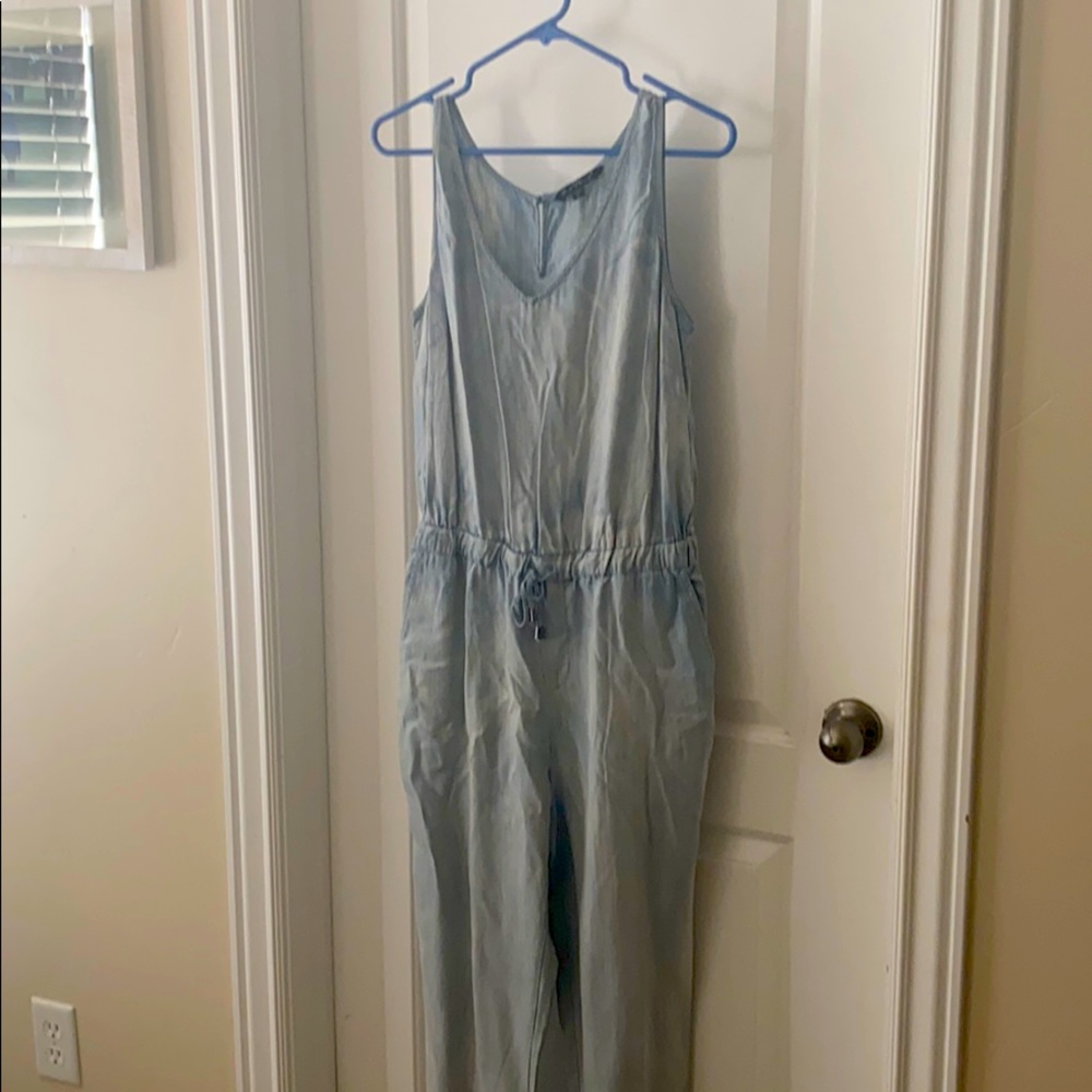 Super soft Chambray jumper.